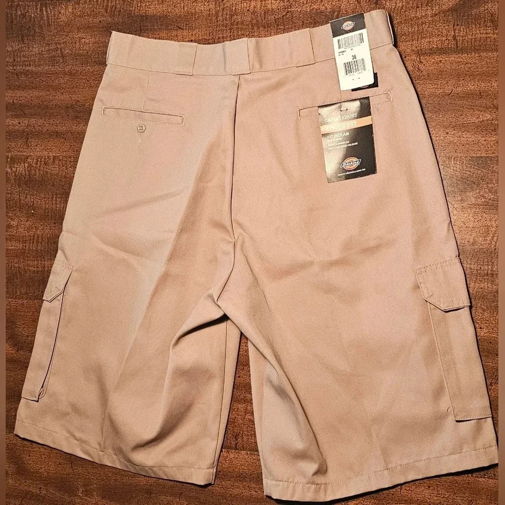 Dickies Men's Cargo Loose Fit Comfort Tan Khaki Casual Shorts Size 36 NWT - Picture 2 of 12